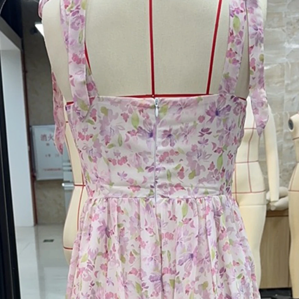 ผู้หญิงที่สง่างามพับลูกไม้ขึ้นชุดยาวพิมพ์ลายดอกไม้ผูกสายรัด Cami ชุดแฟชั่นฤดูร้อนแขนกุดชุดลําลอง