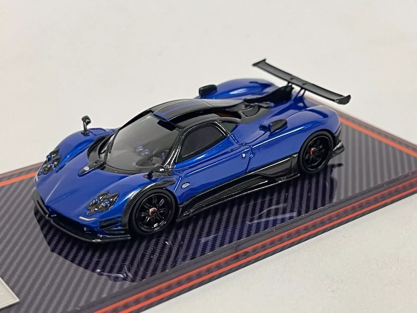 

U2 1:64 Blue Carbon Zonda 760LH Racing Sports Model Diecast Resin Car