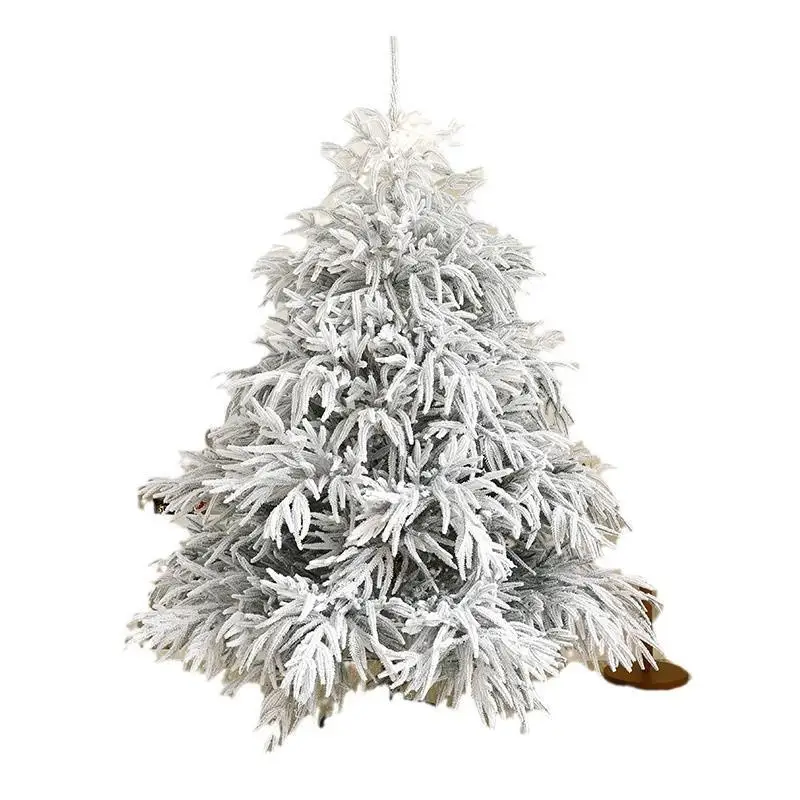 

Большой снег, рождественская елка, напольное украшение, праздничная атмосфера, реквизит для оформления сцены