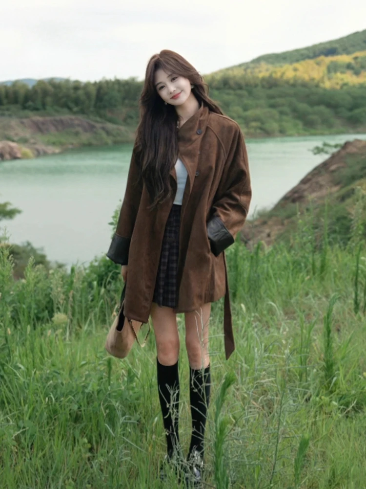 เสื้อโค้ทเทรนช์โค้ทผ้าสักหลาดสไตล์ชิคสำหรับฤดูใบไม้ร่วง  พร้อมแขนเสื้อหนัง  ตกแต่งด้วยแผ่นผ้า  มีเข็มขัด  ทรงโอเวอร์ไซส์  แบบยาว  เสื้อแจ็คเก็ตอเนกประสงค์  เสื้อคลุมลำลอง