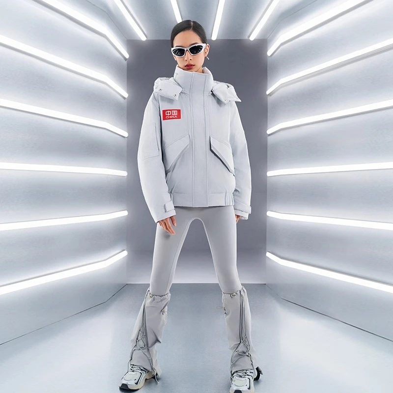 Kurtka puchowa Chericom Rocket Co-Branded z odpinanym kapturem, zapinana na zamek, wiatroodporne mankiety, elastyczny dół, kieszenie z klapką Y299077Y