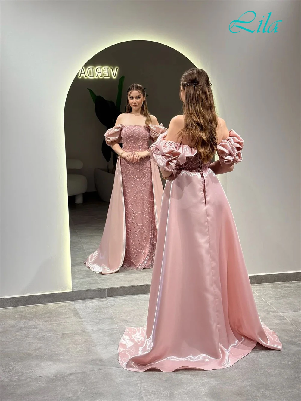 

Customized Elegant Pink Organza Evening Dress Formal Boat Neck Short Sleeves Party Dress Delicate Beading Sequined Prom Dresses