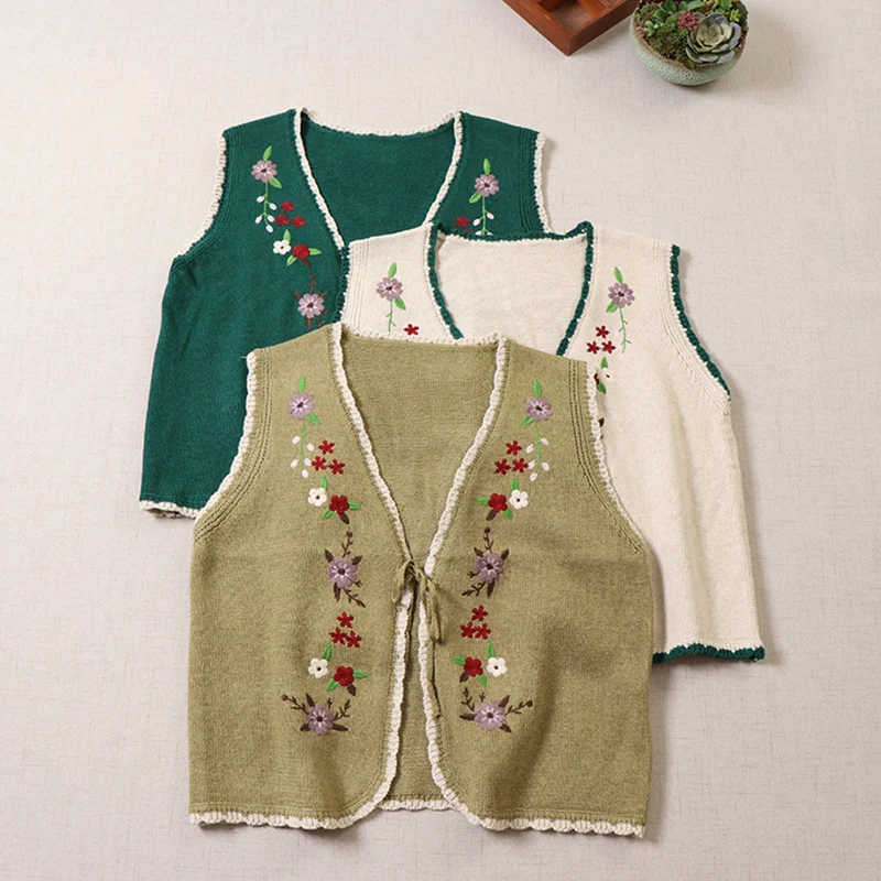 

Autumn V-neck Embroidered Belt Sweater Women Clothing Beige Green Color Sleevless Loose Female Kawaii Soft Vest U008