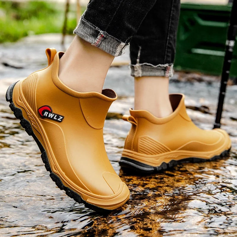 New Man PVC Rain Boots Trend Men Rain Boots Platform Outdoor Fishing Shoes Slip on Warm Waterproof Work Men Booties Soild Shoes