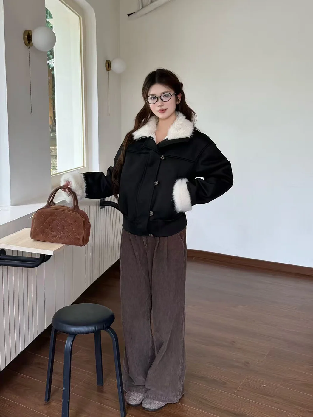 MOXI Design Jesień Zima Czarna Dopasowana Kurtka Skórzana z Futrem Krótka Modna Damska Ciepła Kurtka dla Młodzieży