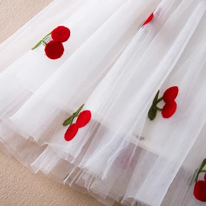 Kleid aus Prinzessin Mesh bestickter Kinder Erdbeer, kleiner fliegender Ärmel, Babybogen, Sommer, neu, 1-5 Jahre alt 10 Hauptverkaufskleid Baby Party Kleid 1 Jahr - №8