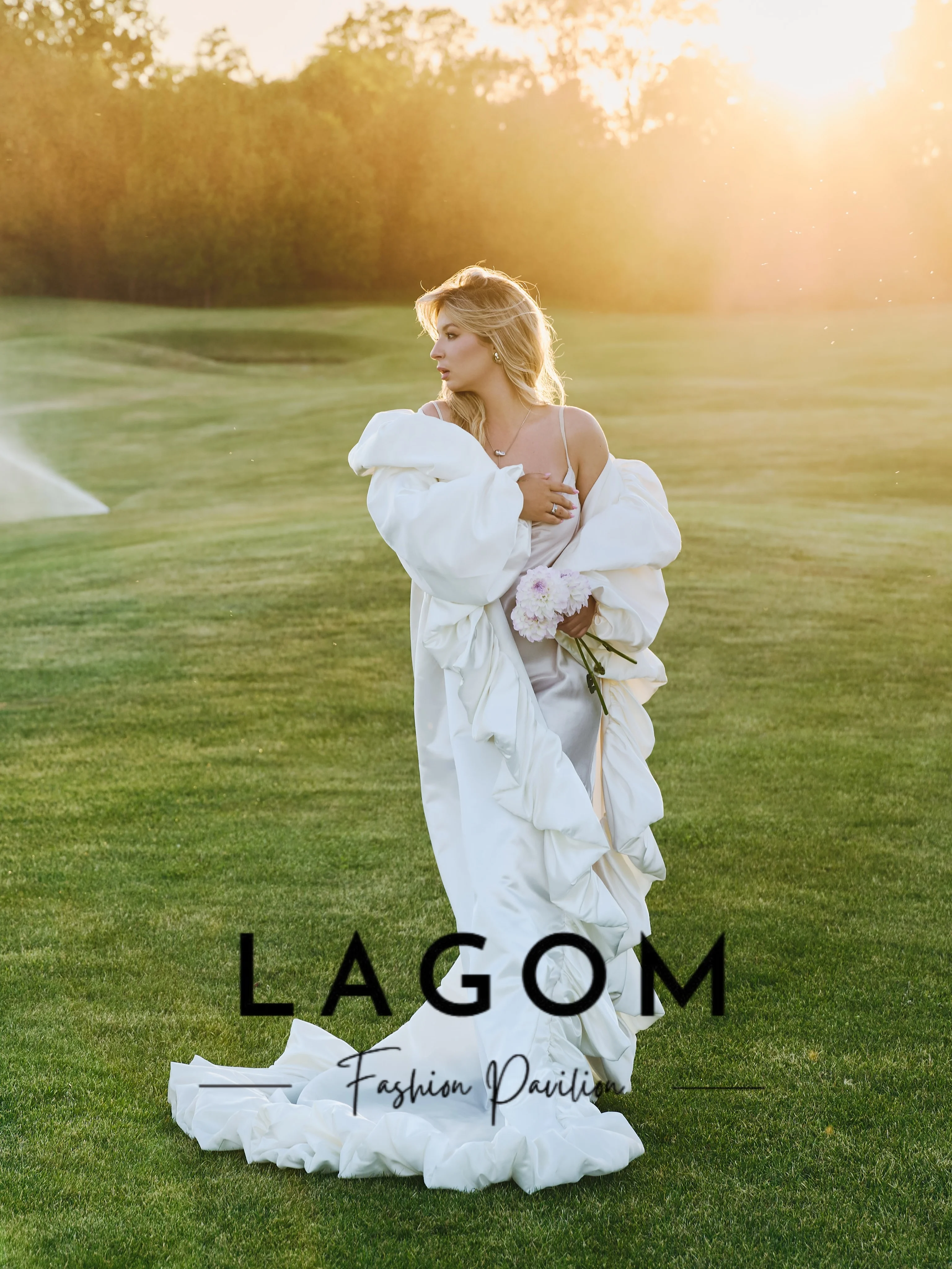 Lagom Spaghetti Strap V Neck Satin Outdoor Wedding Dress Detachable Oversized Ruffle Bubble Sleeve Vestido de novia Customized
