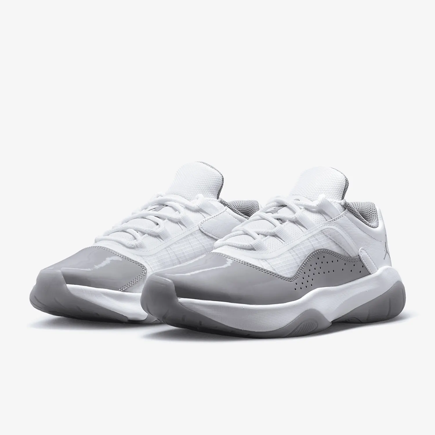 

Женские баскетбольные кроссовки Nike Authentic Air Jordan 11 CMFT Low DV2629-101