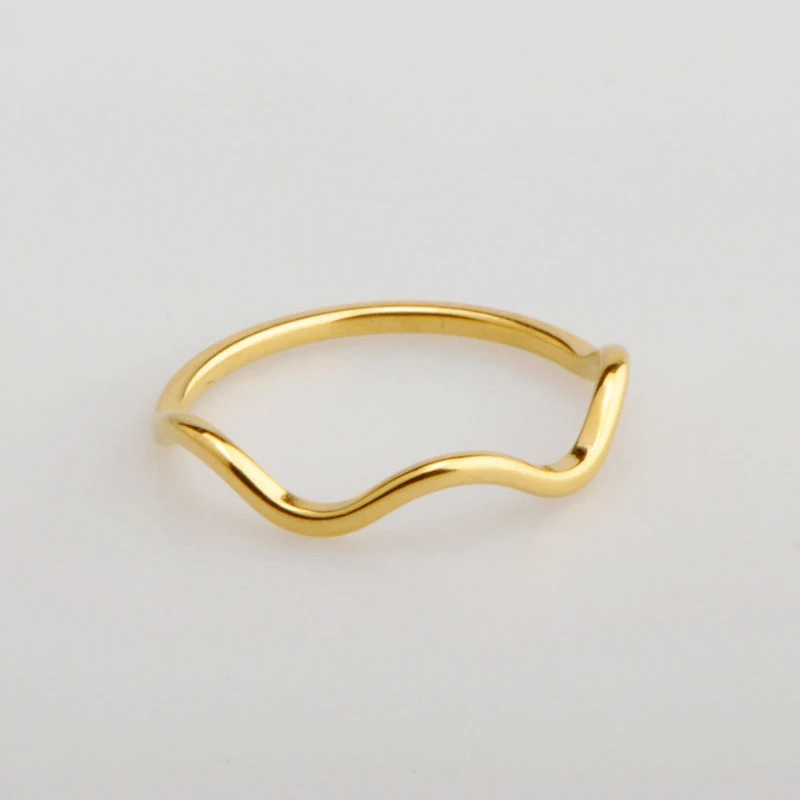 Classic Series New Creative Geometric Wave Plain Gold Plated Ring Ladies Flat Round Small Design Simple Charm High Jewelry