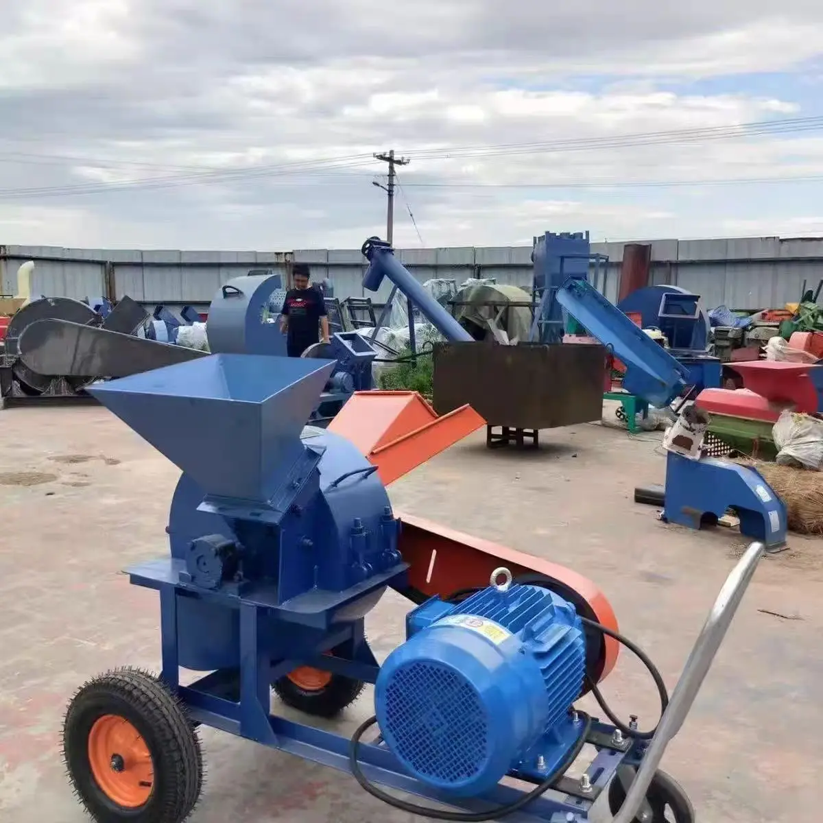 CE Certified Commercial Wood Chipper Crusher for Logs/Branches/Recycling 220V with Custom Blades and Engine Motor