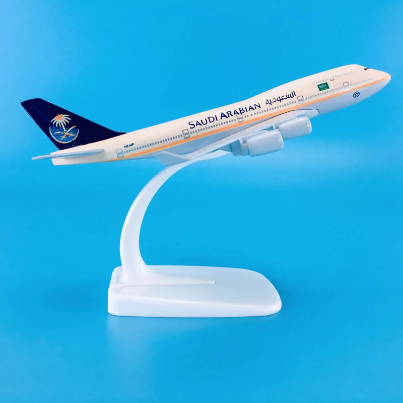 Baza Hot Sale Zinc Ally Material 1:440 16cm Airplane Model Aircrafts Boeing B747-400 Saudi Arbian Plane Model