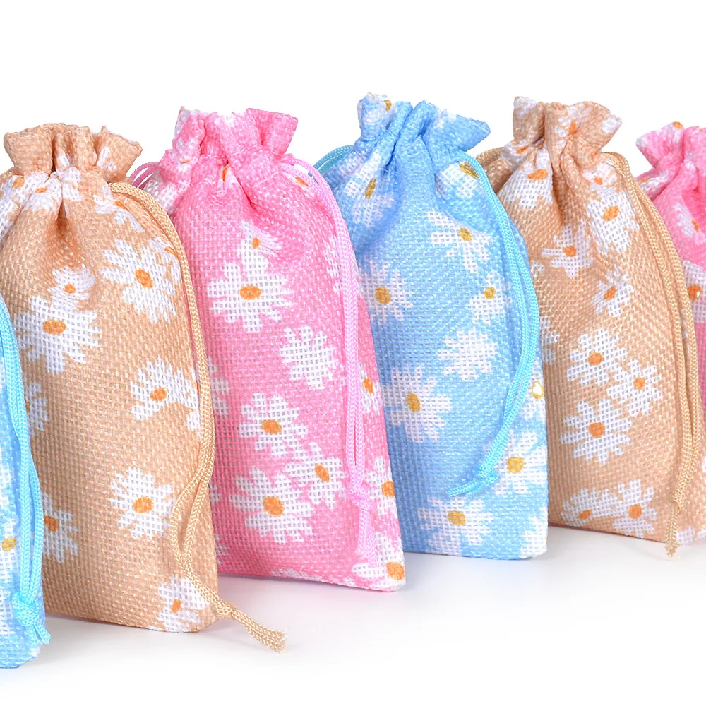 50pcs Daisy Pattern Linen Pouches 10x14cm Drawstring Jewelry Makeup Toiletry Storage Bags Portable Christmas Gift Packaging