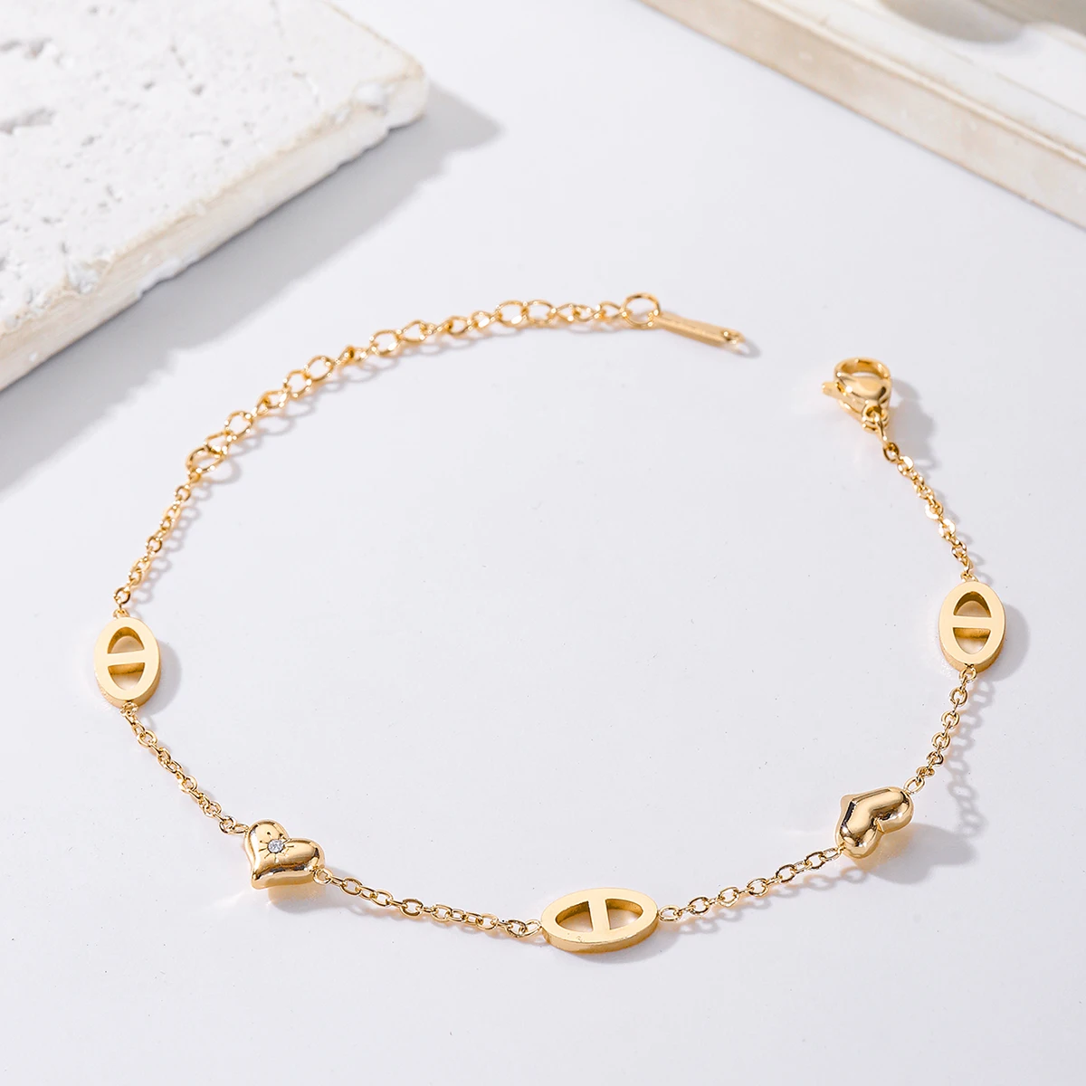 Trendy Stackable Heart Link Bracelet, Gold Plated Paperclip Chain & Sparkling Zircon Heart Charm, Perfect Gift for Her
