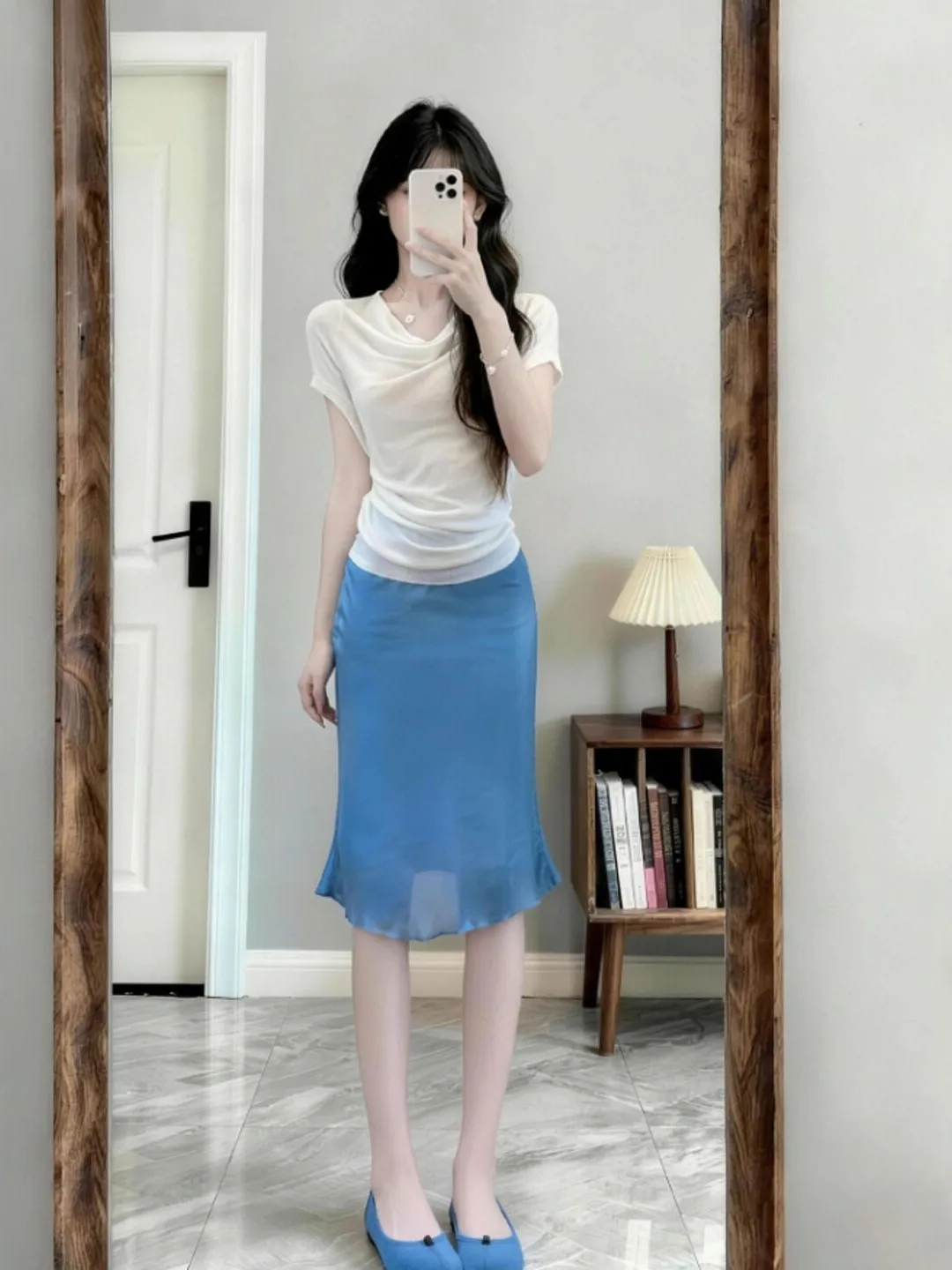 

Unique Stylish Short Sleeve Top Half Skirt Two Piece Set Complete OOTD Summer 2026 Fashionable Comfortable Women's Ensemble