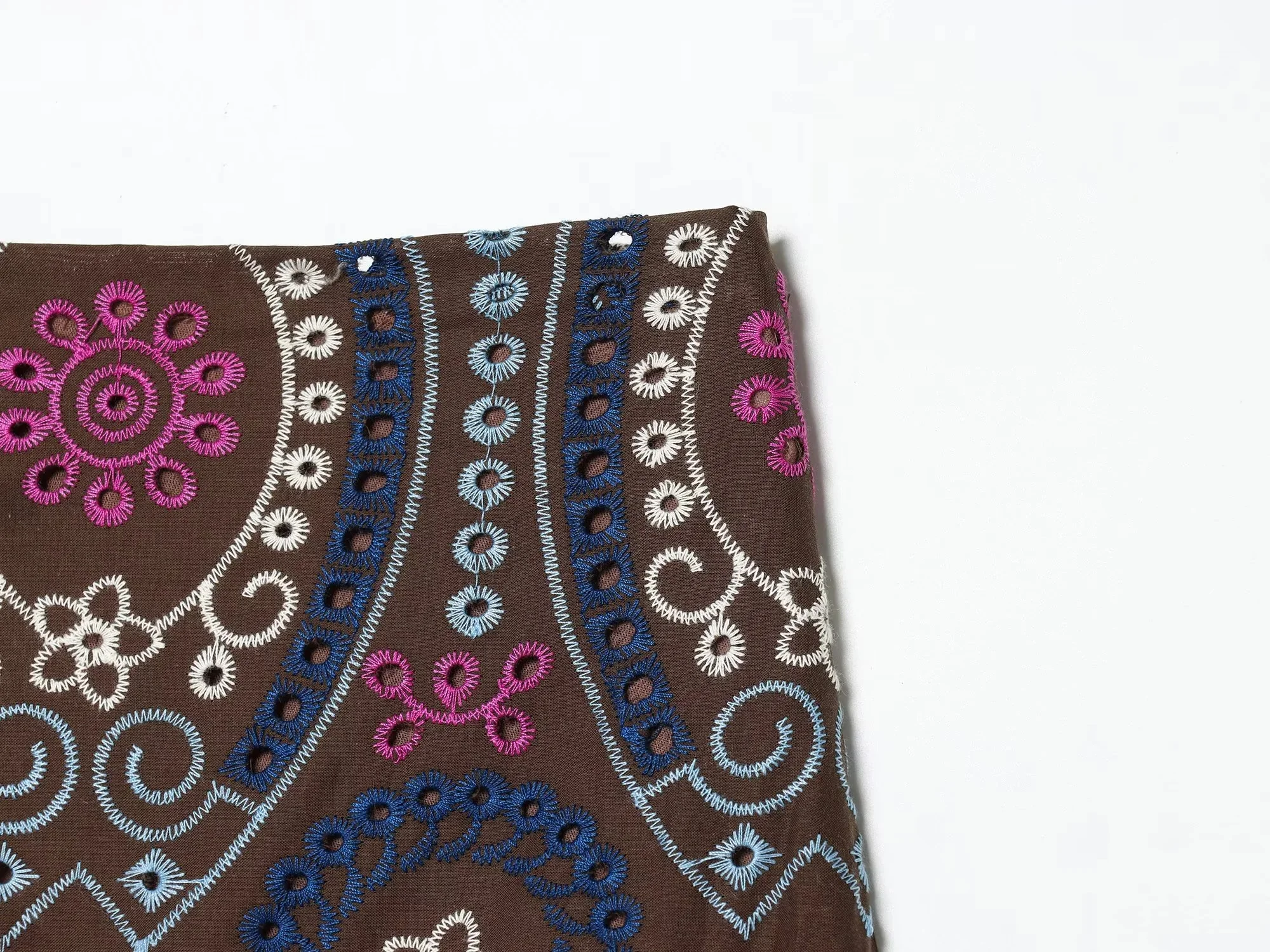 KONDALA Vintage Damen Urlaubs-Blumenanzug Stickerei Ausgehöhltes Ärmelloses Oberteil Langer Reißverschluss-Rock Mode 2026 Sommer Boho Sets – Detail 22