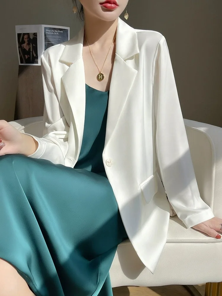 

Elegant Satin Finish Acetate Suit Jacket White Drapey Texture Casual Professional Spring Summer Small Tailored Top