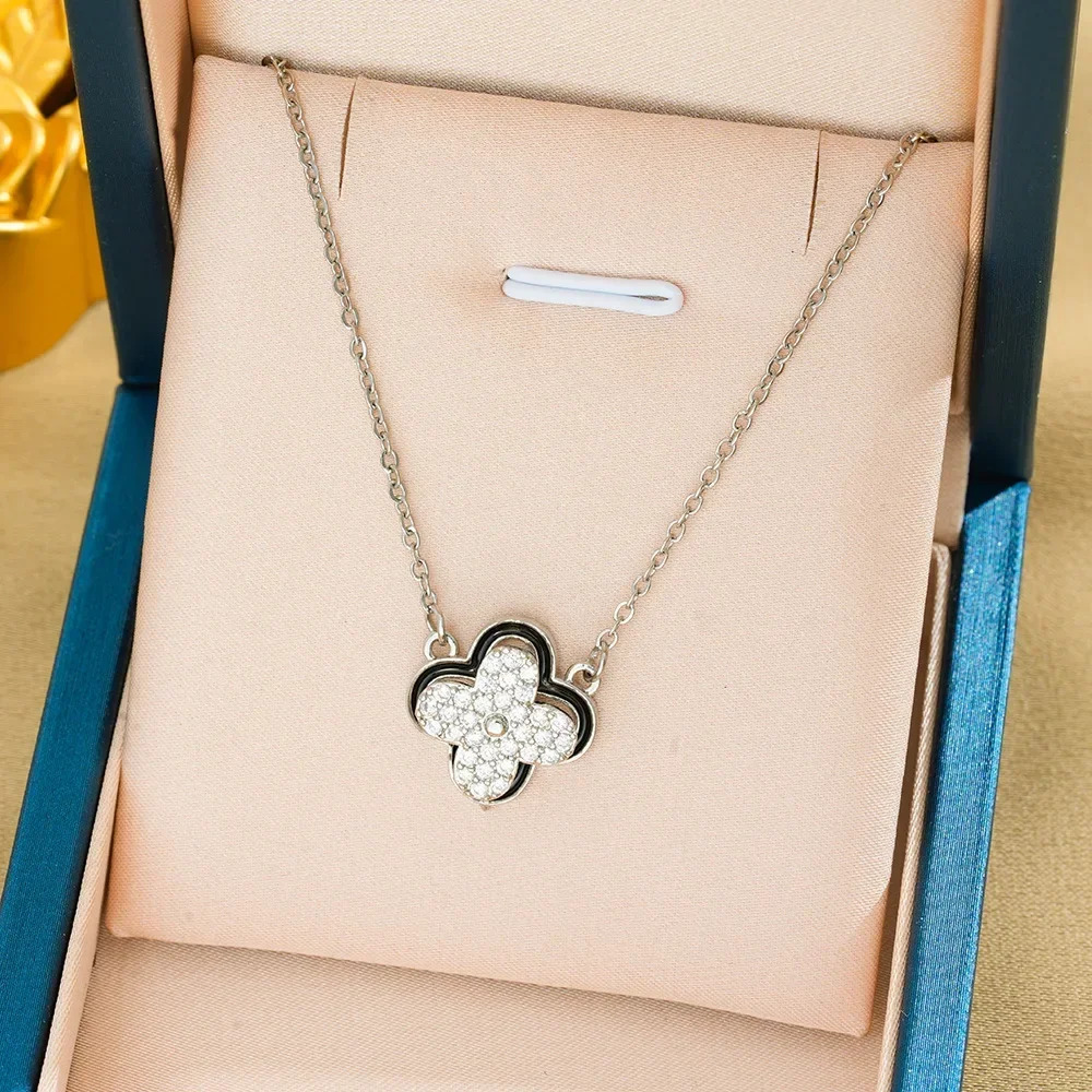 

2025 Simple and non-fading collarbone chain rotating four-leaf clover titanium steel women's necklace