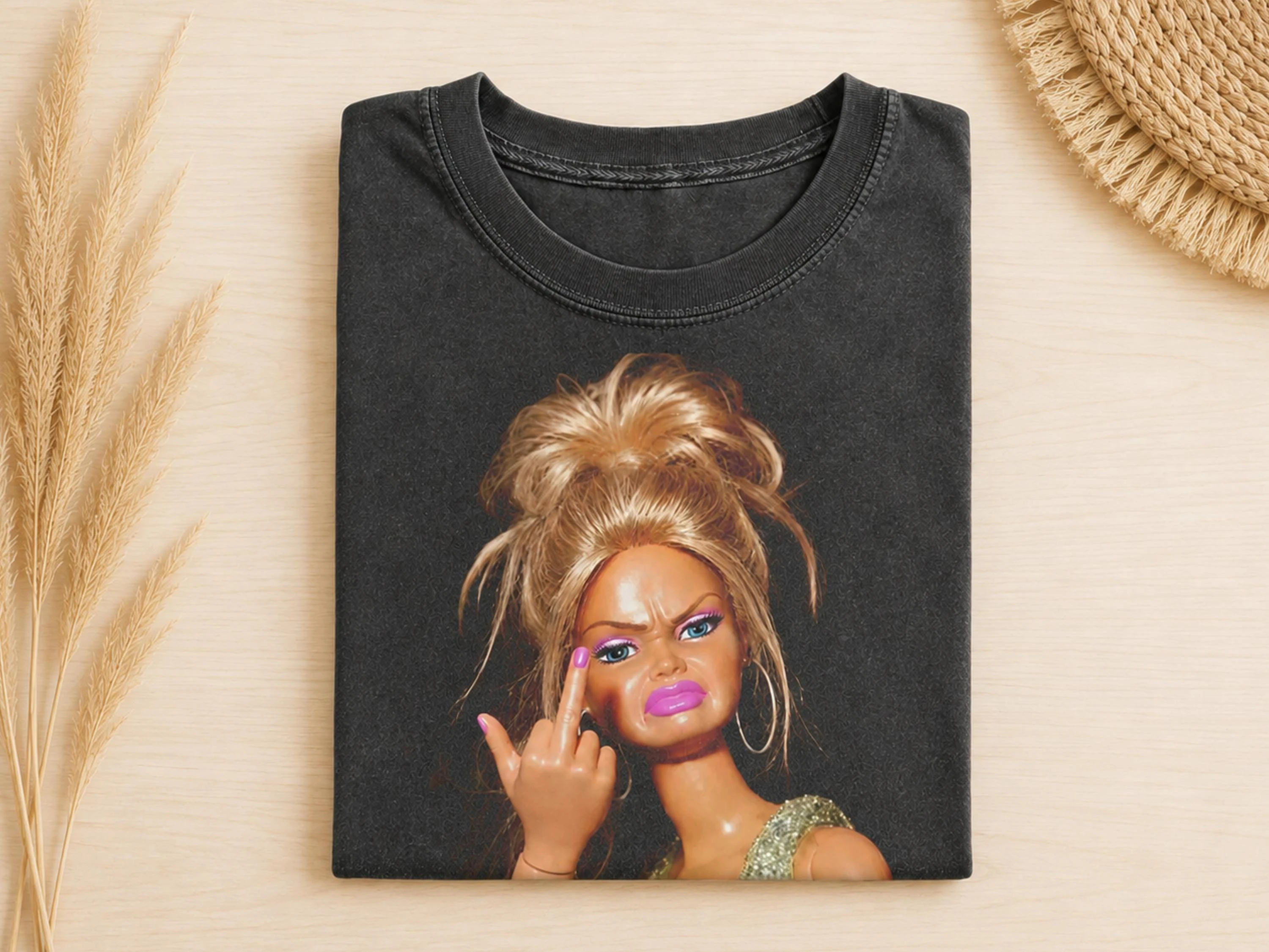 Funny Vertical Finger Puppet Emoji T-shirt, Full of Sarcastic Shock and Disgust Doll T-shirt, Female Humorous Joke T-shirt