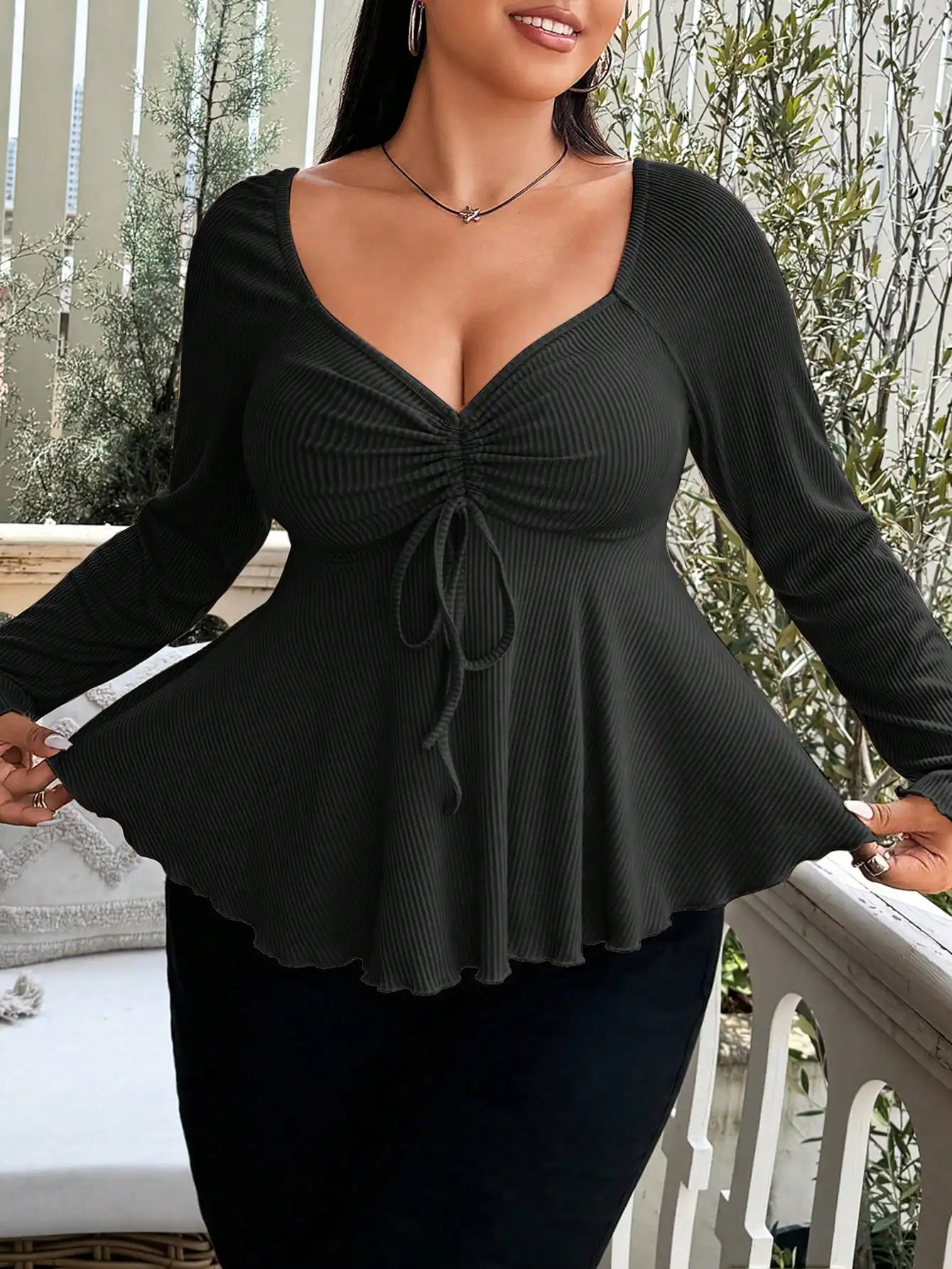 Elegantes, spezielles, neues, modisches, einfarbiges Damen-T-Shirt für Herbst und Winter, warm und in Übergröße. – Detail 4