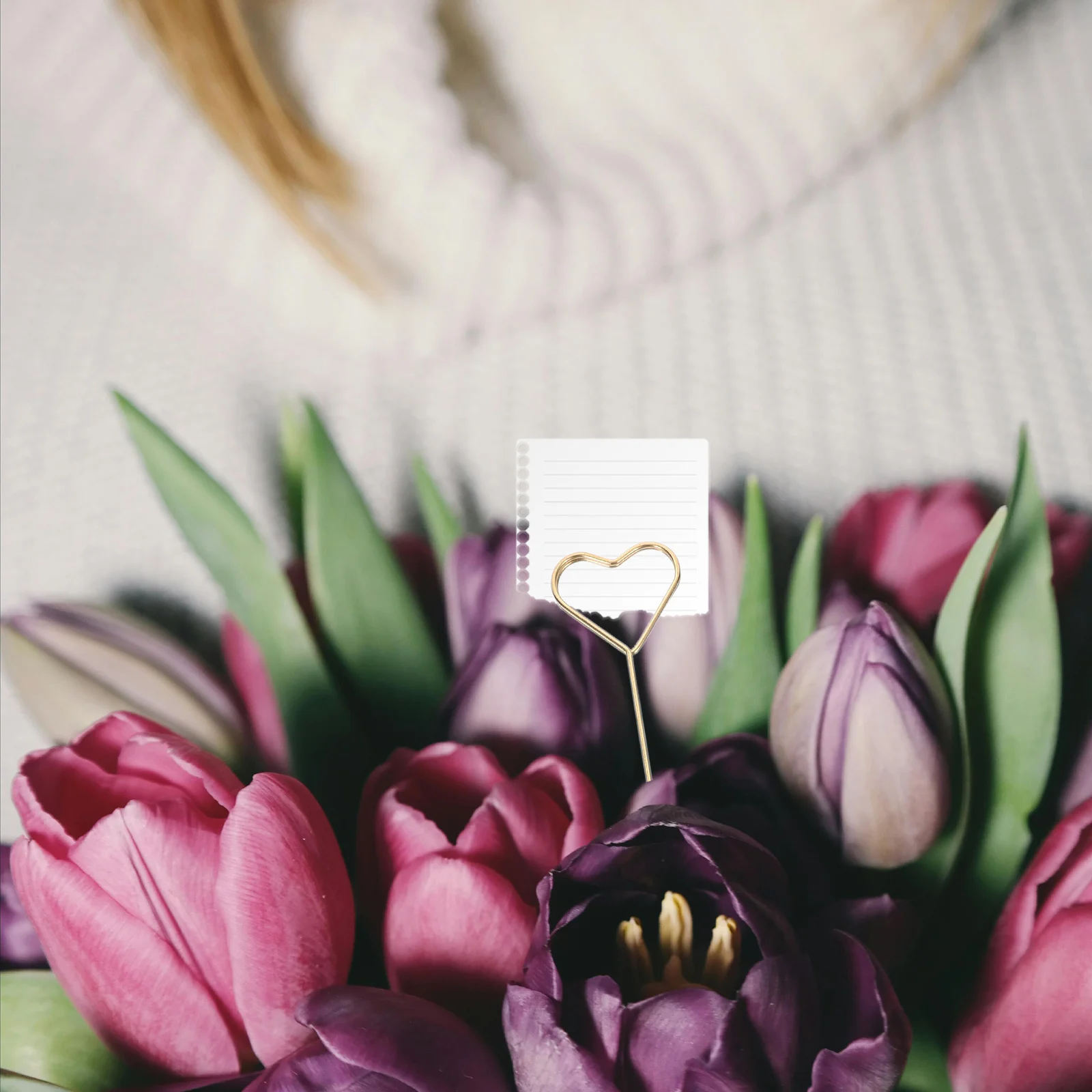 

40pcs Heart Shaped Name Card Holders Metal Floral Picks For Wedding Birthday Party Decor Place Card Holder Photo Memo Clips