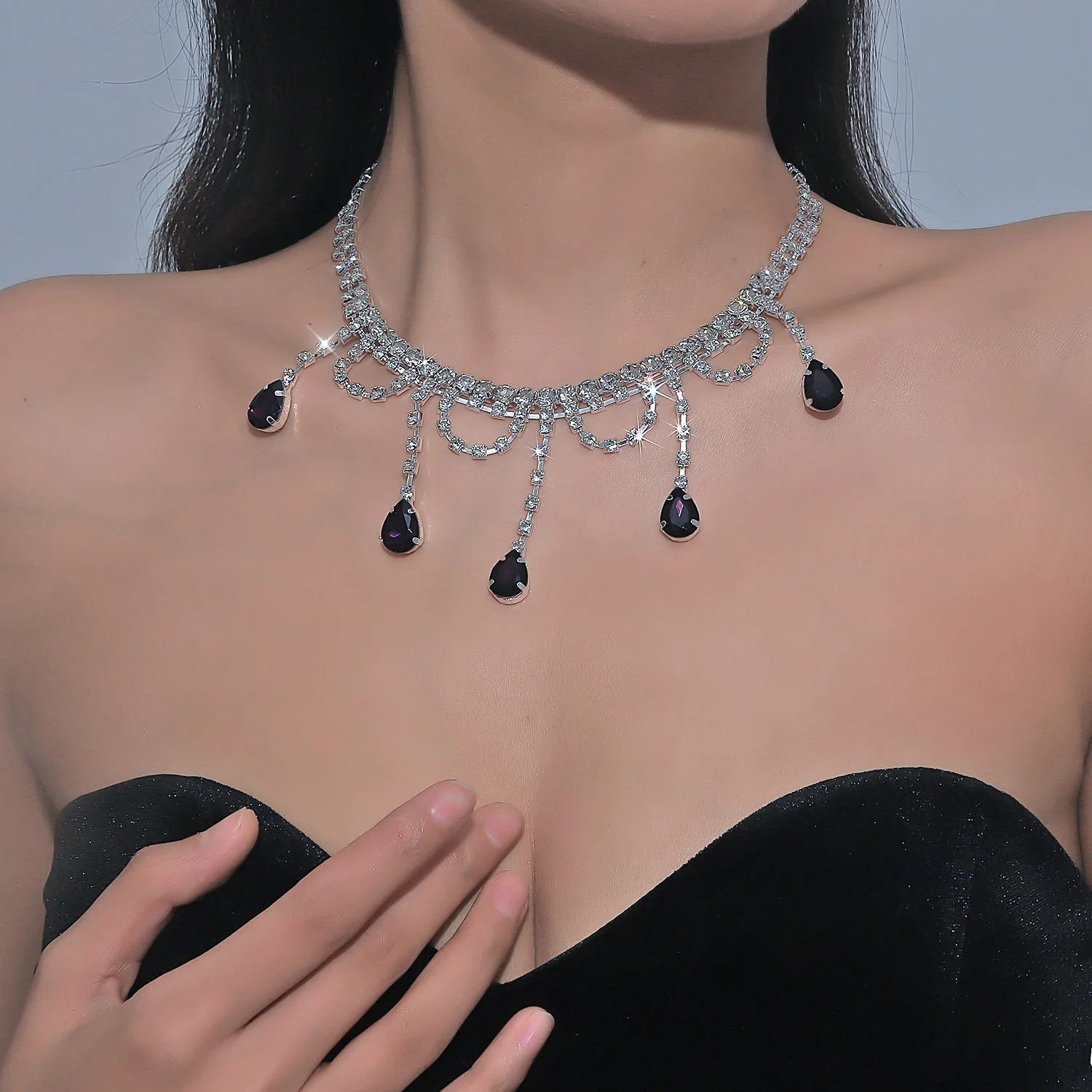 

Dresses and hair accessories paired with black crystal tassel necklaces, 2024 new and light luxury design necklaces, collarbone