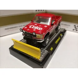 M2 1:64 Scale Diecast Alloy C1500 Snow Off-road Pickup Truck Toy Car Model Classic Adult Collection Souvenir Gift Static Display