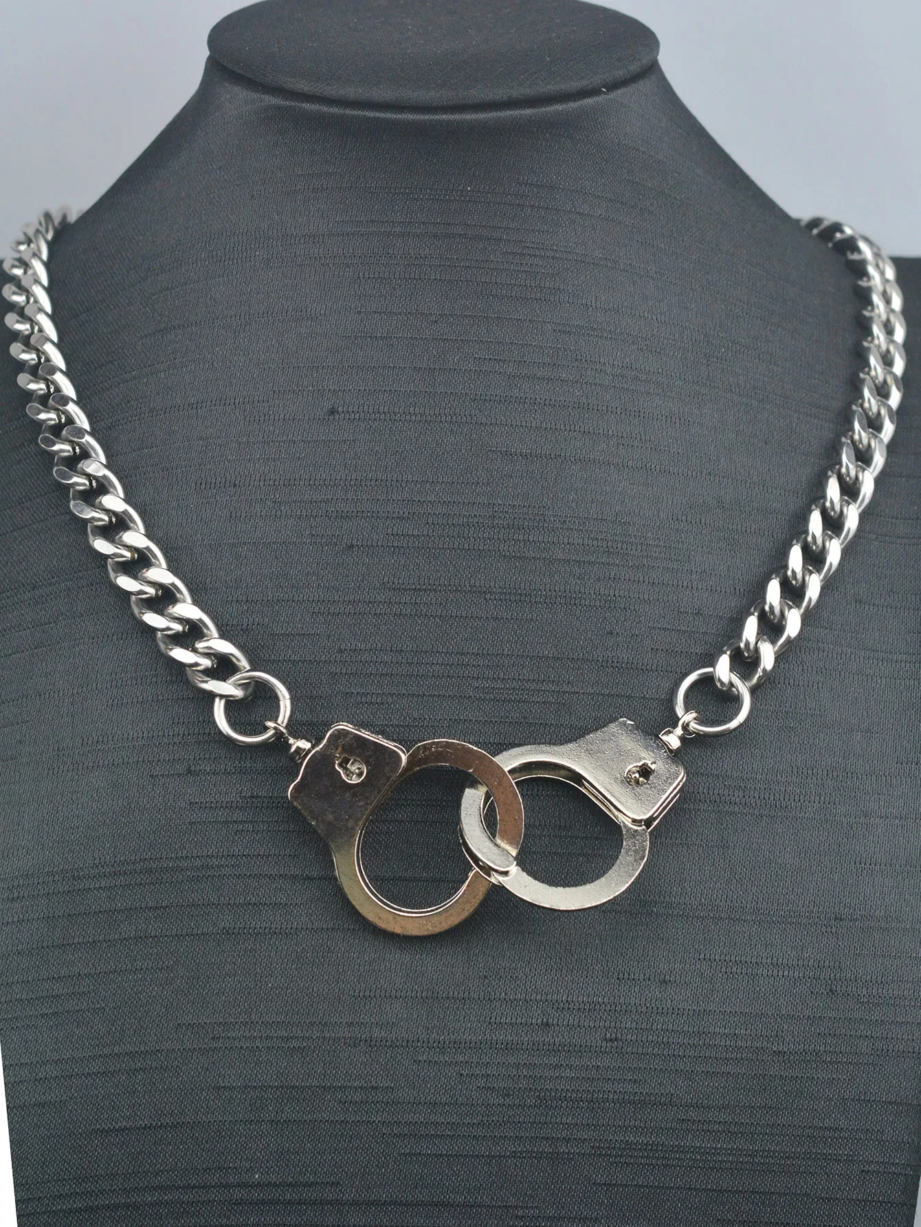 

Chunky queer hand cuff thumb cuff 21 inch 9mm stainless steel flat Miami Cuban link chain street dance choker Necklace keychain