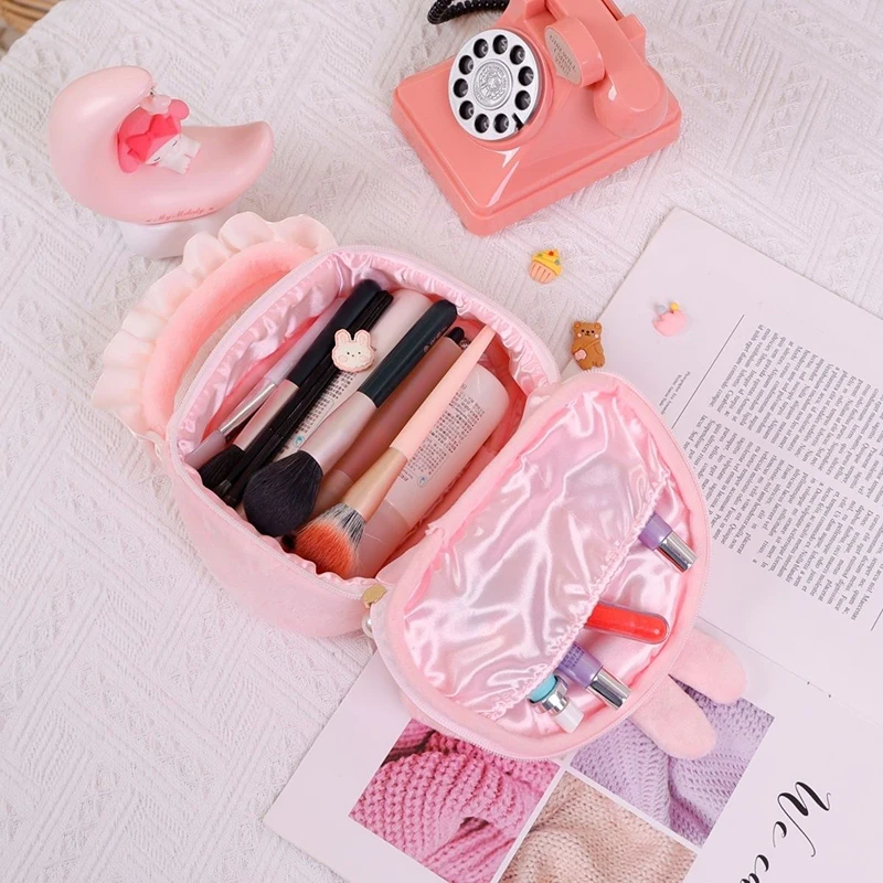 Immagine 3: Borsa Cosmetica Portatile My Melody in Peluche, Borsa da Viaggio per Articoli da Toeletta, Borsa per Pennelli da Trucco, Rossetti e Fotocamera, Regalo per Adolescenti