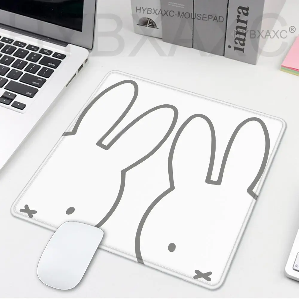 

45x40cm Cartoon Rabbit Desk Mat Cute baby rabbit Gaming Mousepad kawaii Animal Gamer Mousepads Natural Rubber Keyboard Mats