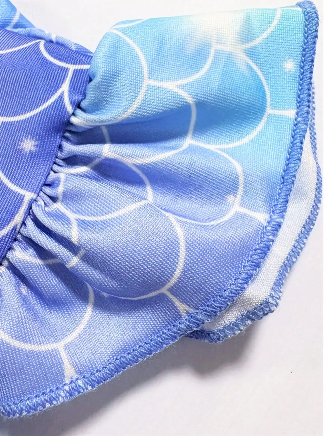 Bezauberndes Mädchen-Sommerkleid - Lila Lotusblatt-Manschette, Meerjungfrauen-Schuppen-Print und Pailletten-Dekoration, Polyester-Netzrock – Detail 8