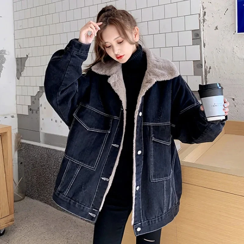 Двусторонняя джинсовая куртка из овечьей шерсти, женская бархатная толстая пушистая повседневная свободная зимняя куртка с подкладкой BF для девочек-ковбой Двусторонняя джинсовая куртка из овечьей шерсти, женская бархатная толстая пушистая повседневная свободная зимняя куртка с подкладкой BF для девочек-ковбой