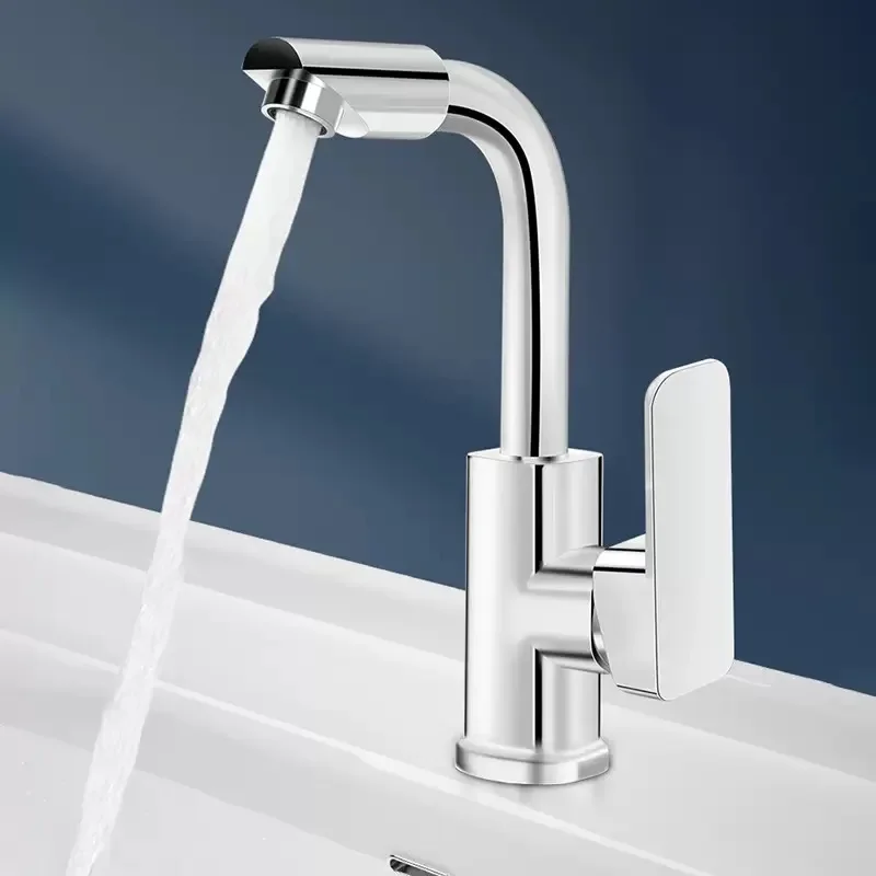 

360 ° Вращающийся смеситель для раковины в ванной комнате, серебряный кухонный смеситель, латунные краны для смешивания горячей и холодной воды с фильтром, функция ополаскивания рта