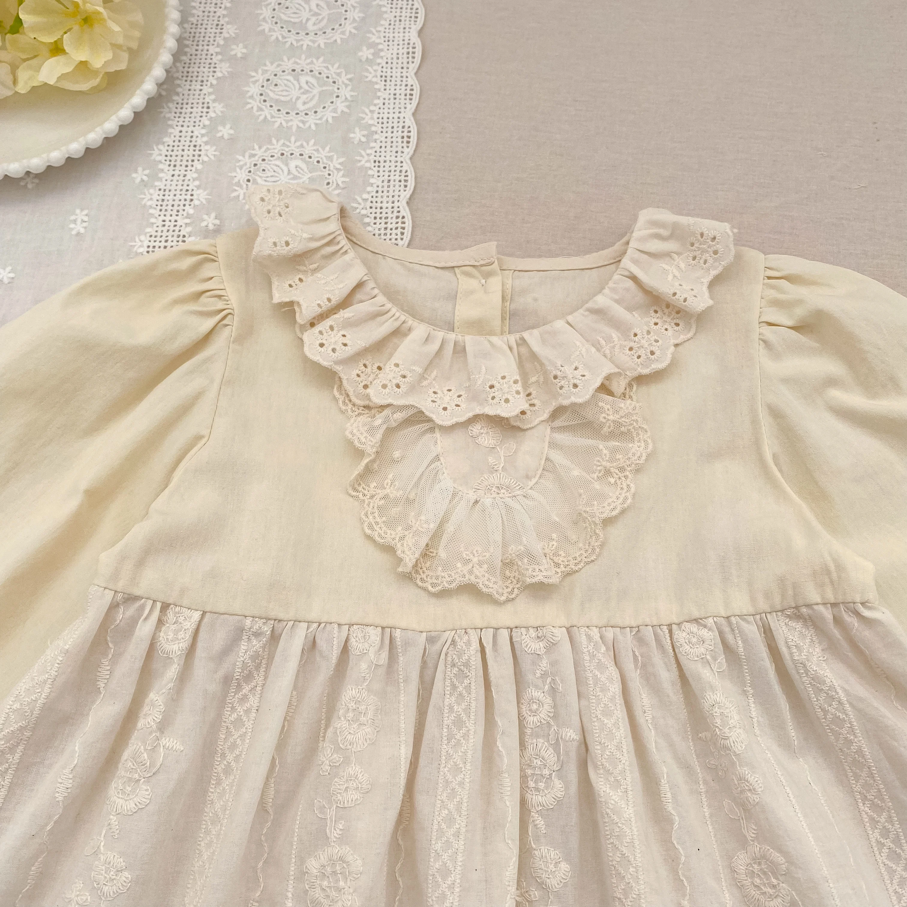 2026 Mädchen Langarmkleid mit Rüschen-Spitzenkragen, besticktes Baumwoll-Prinzessinnenkleid für Frühling und Herbst, Kindergeburtstagsparty Vestido – Detail 7