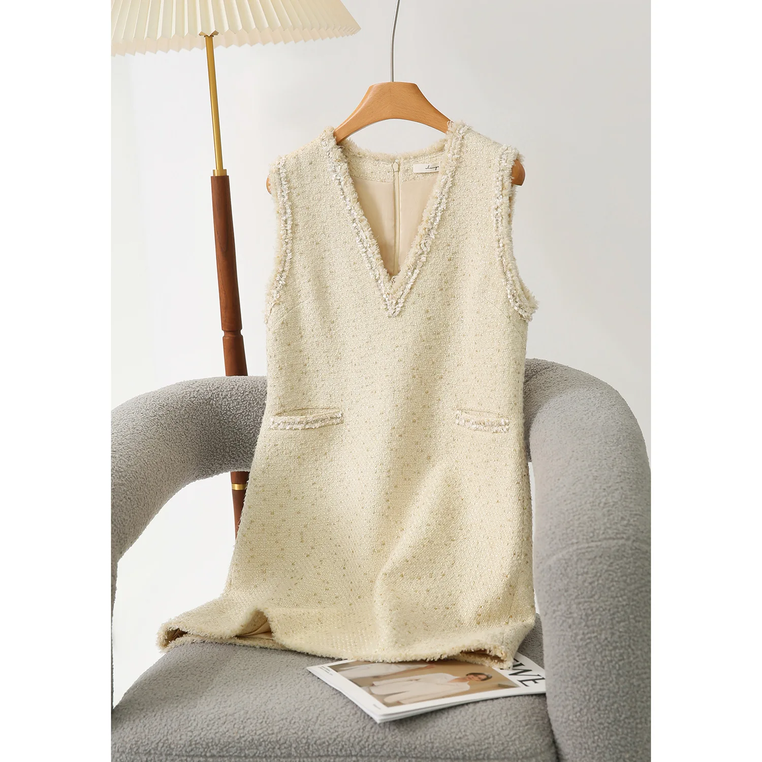 Mid Length Autumn And Winter Leisure Celebrity Fragrant Girl Shiny Beaded Chain Beige V-Neck Woolen Vest Dress Women