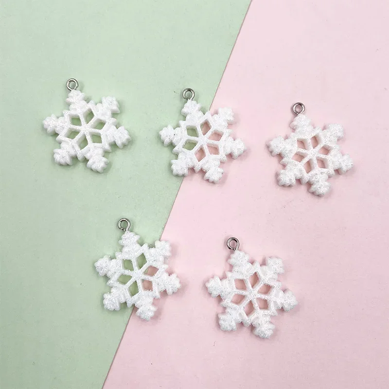 

20Pcs/lot Kawaii Glitter Christmas Snowflake Flat Resin Charms for Earrings Keychain Accessories DIY Pendant Jewelry Making 27mm