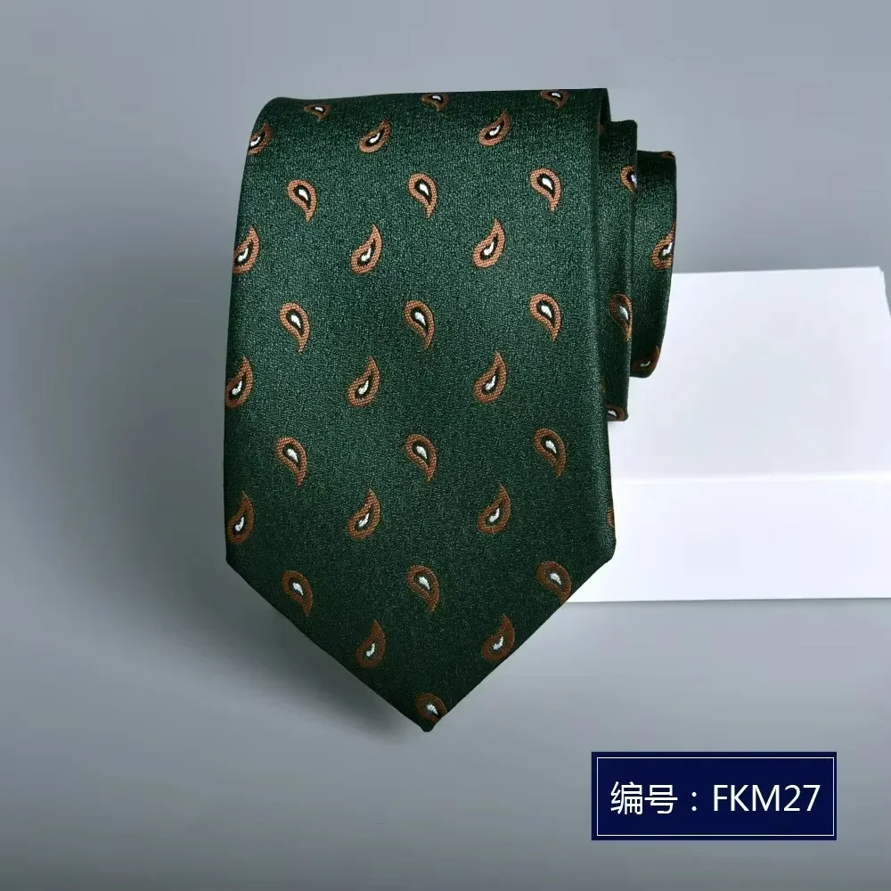 

Green Color Tie Men's Fashion Necktie Solid Patterned Business Casual Dress Tie for Weddings And Parties