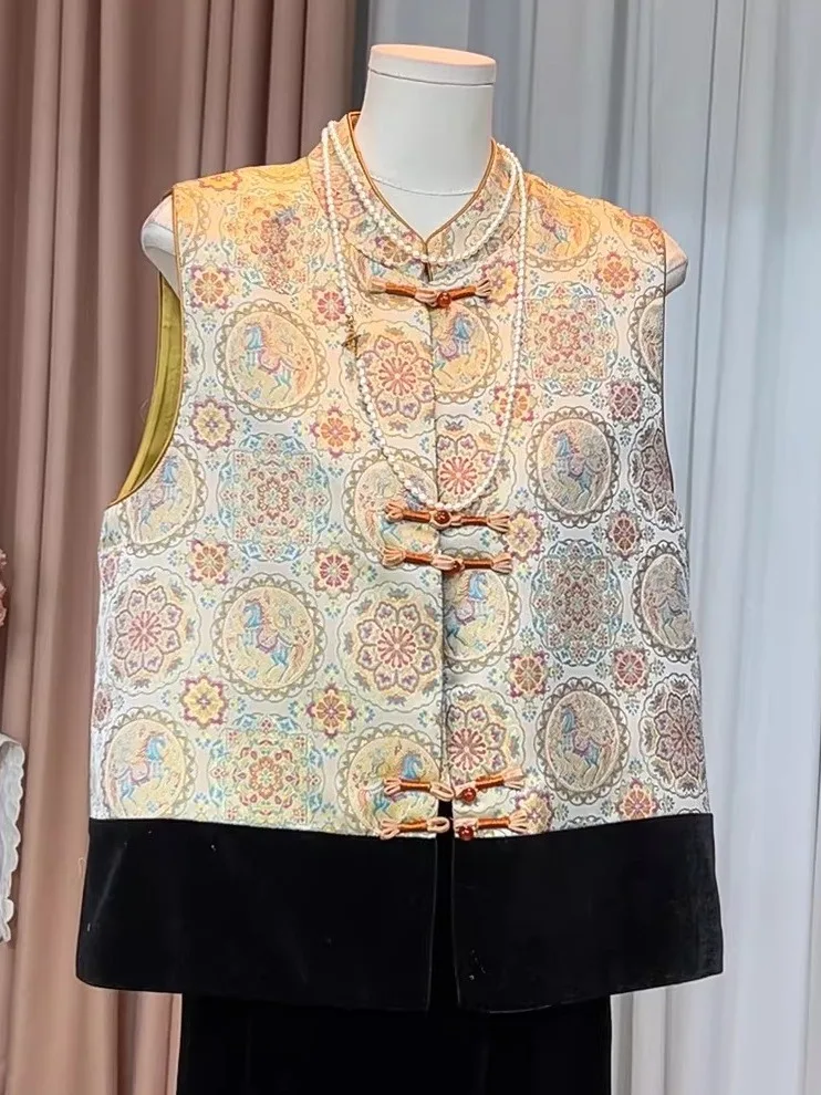 

Новая китайская вышитая бархатная жилетка с воротником-стойкой для женщин, весна 2026, модная женская короткая верхняя одежда