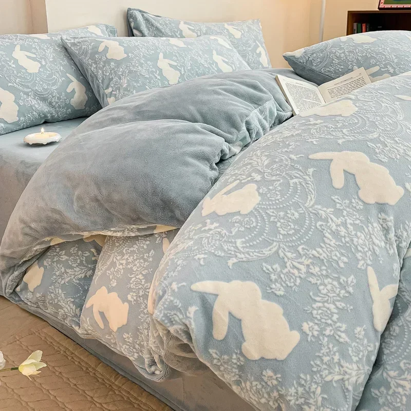 Milk Coral Fleece Bedding Set of Four Pieces with Double Face Flannel Quilt Cover Bedding and Suede Sheet Fitted Sheet