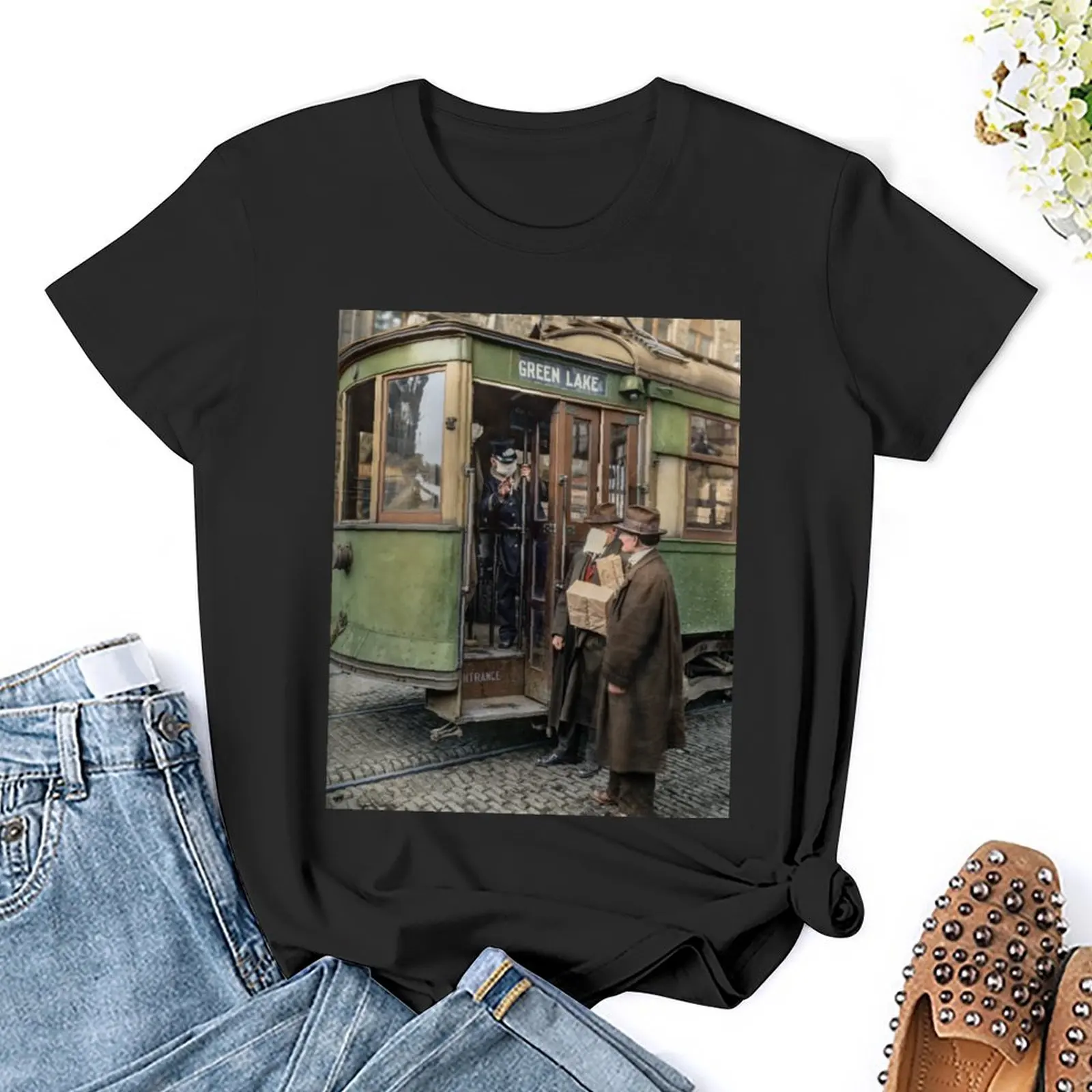 Tram conductor in Seattle not allowing passengers aboard without a mask, during the Spanish Flu in 1918 T-Shirt