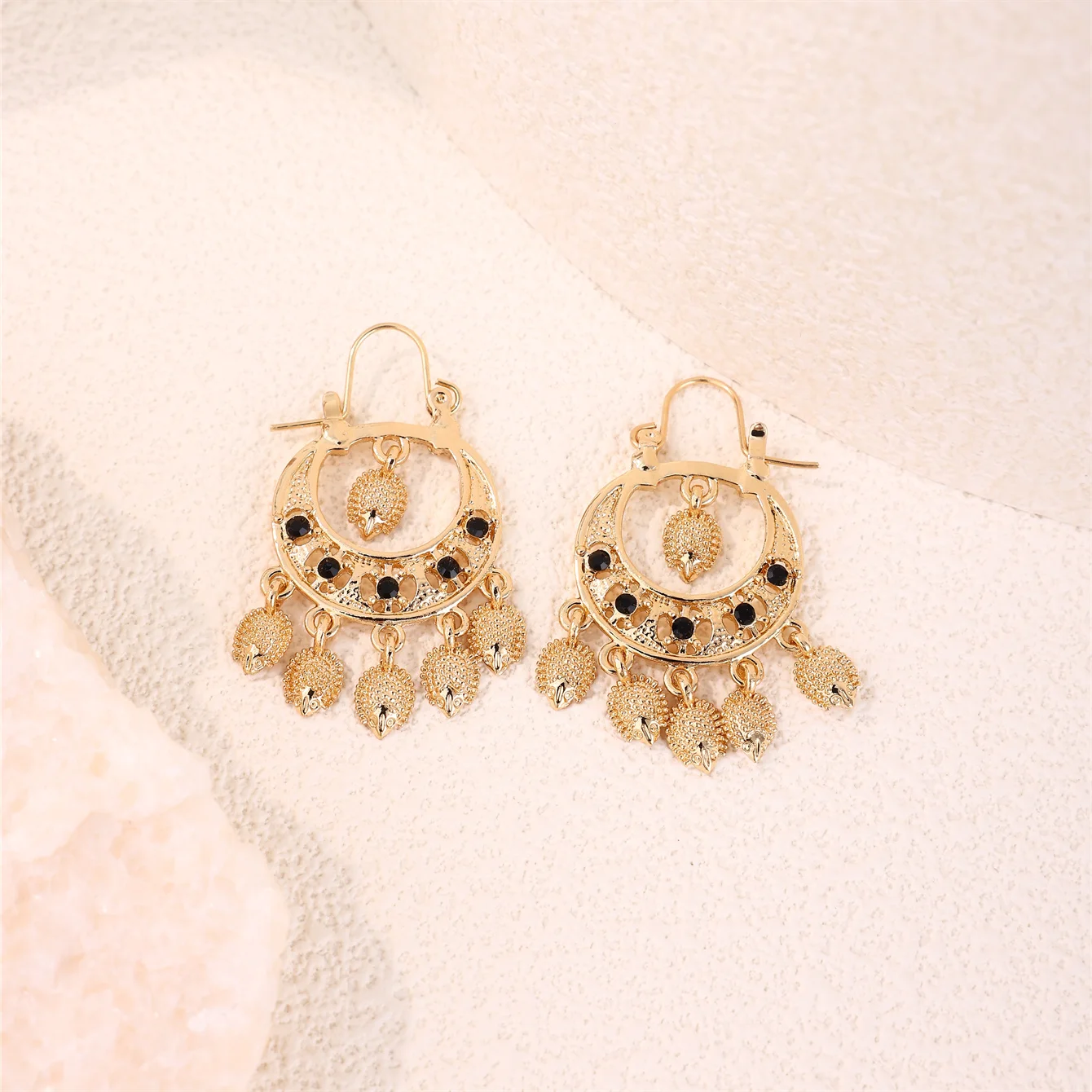 Classical Bridal Earring With Hedgehog Shape Luxury Rhinestones Ear Decoration Hook France Popular Dangling Earrings