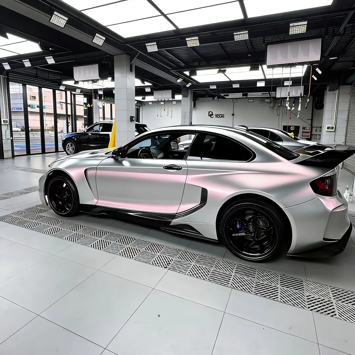 

PET Magc Metallic Vinyl Automotive Wrap Film DIY Installation Guide Car Body Decal Wrap Film