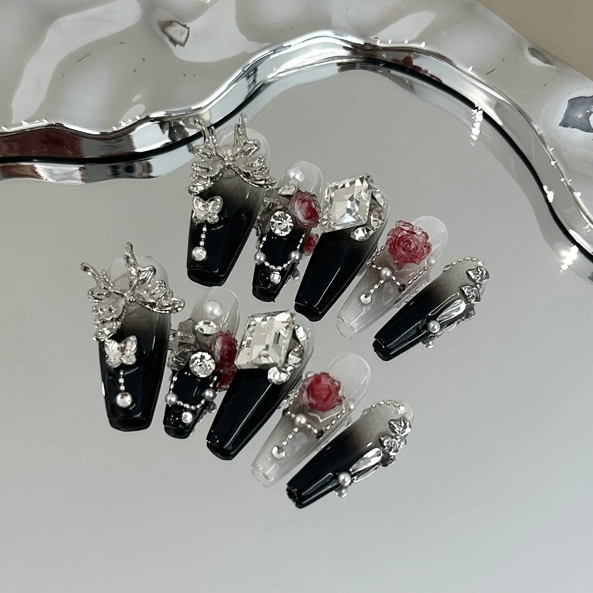 Hand-worn nail piece advanced sense black gradual change whitening nail art removable light luxury