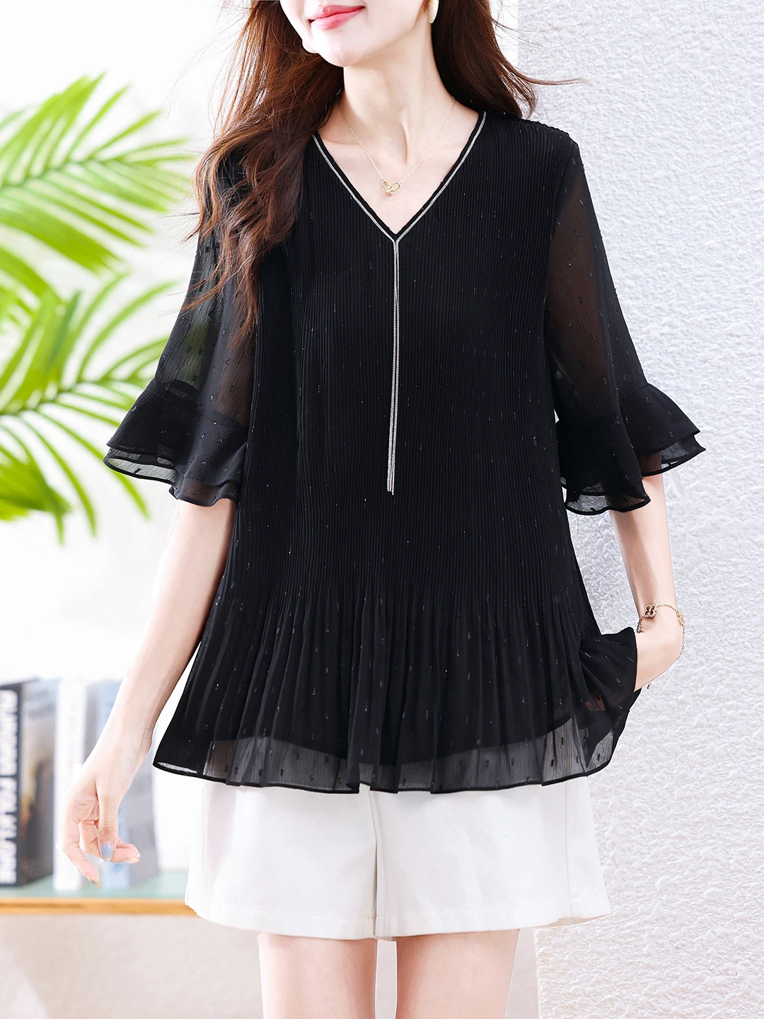 

Summer 2026 Casual Loose plus Size Women's Chiffon Shirt Belly Covering Casual Shirt V-neck Short Sleeve Regular Fit