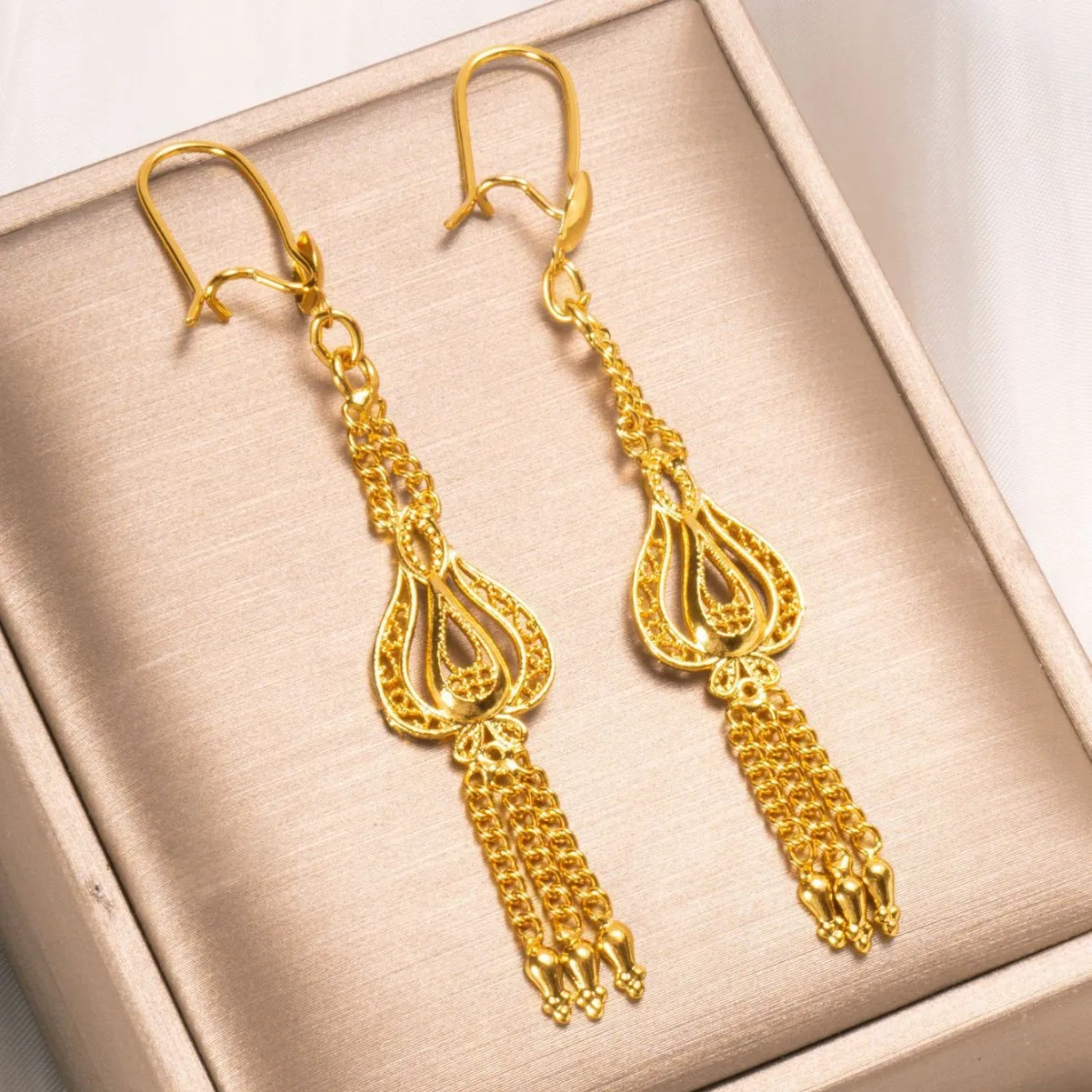 9999 Gold Earrings - High-end, niche-style earrings for women. Long-lasting and non-fading. Flowing tassel style.