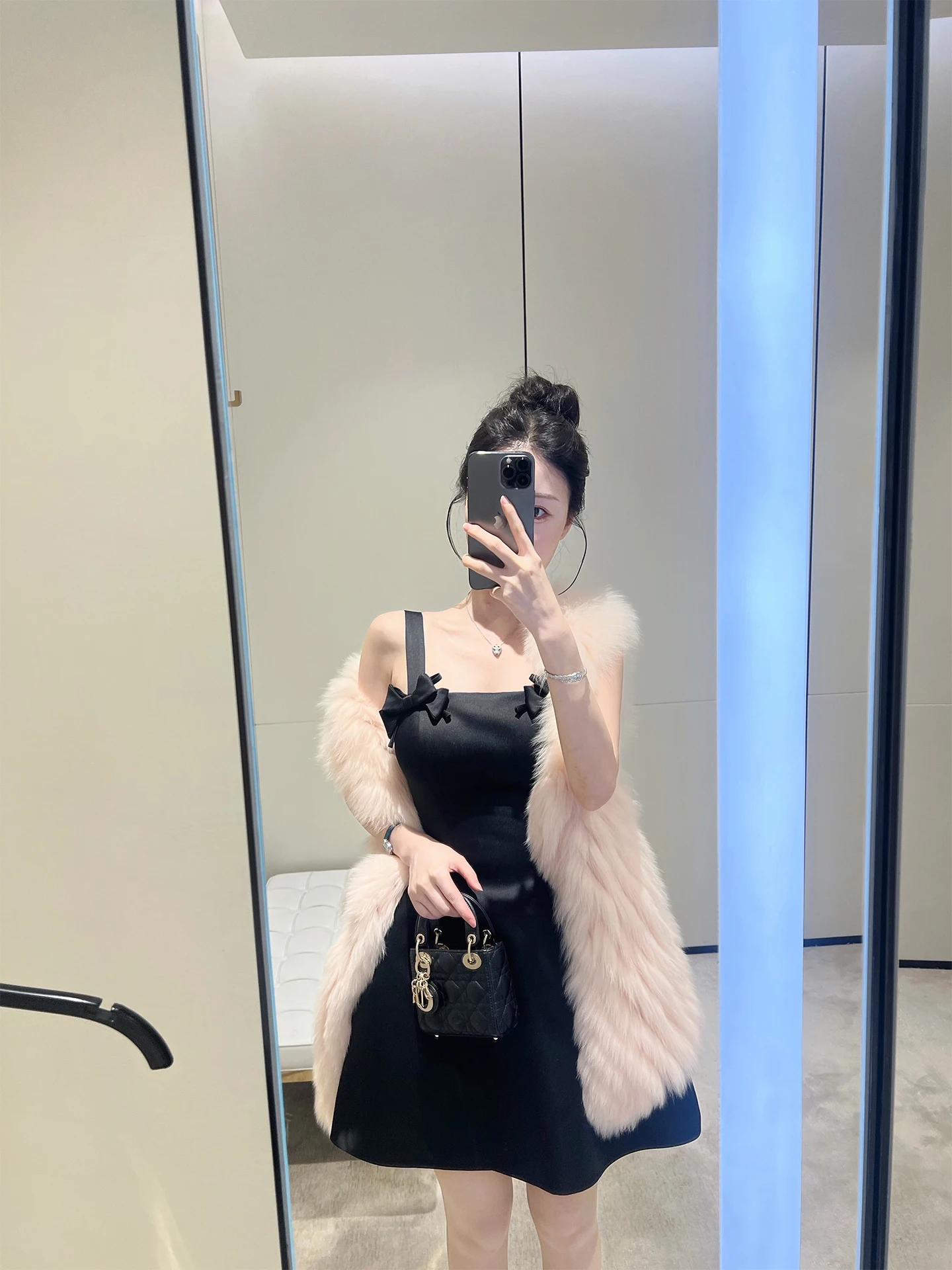 

Изысканное нижнее белье Sweet Coon Bear Private Label Water Diamond Knot 3D с эффектом утяжки талии и объемными рукавами – абсолютно красивое.