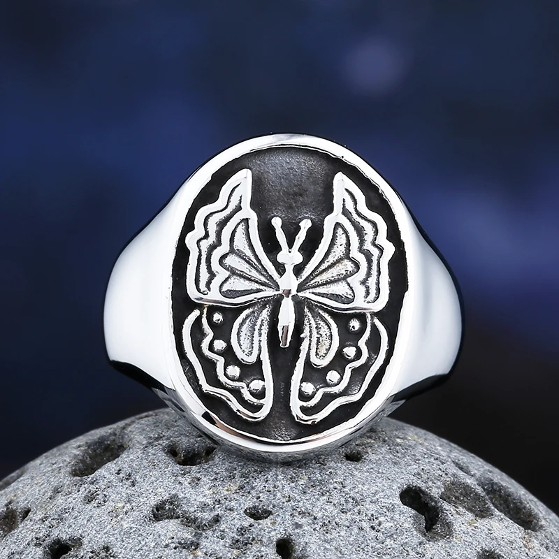 2024 New Vintage Girl Mens Butterfly Stainless Steel Ring Fine Detail Punk Rock Biker Jewelry For Man Women Couple Gift
