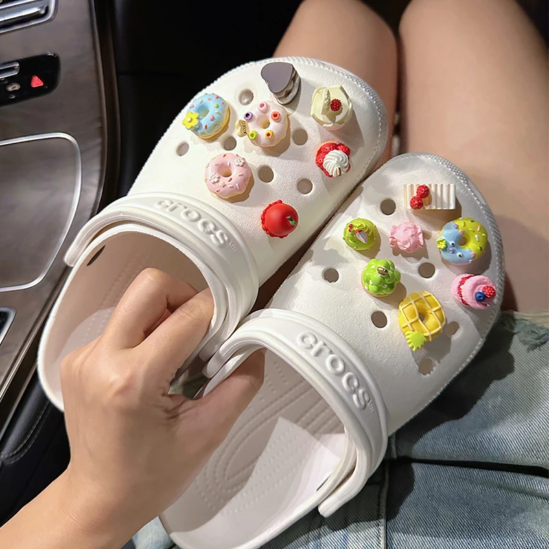 女性と女の子のためのドーナツチャーム、靴の装飾、パーティーアクセサリー、子供へのギフト、DIY