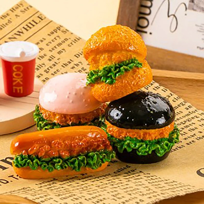 1PCS Lebensmittel Spielen Mini Burger Küche Szene Simulation Miniatur Harz Kreative Puppe Zubehör Ornament Puppenhaus Hamburger