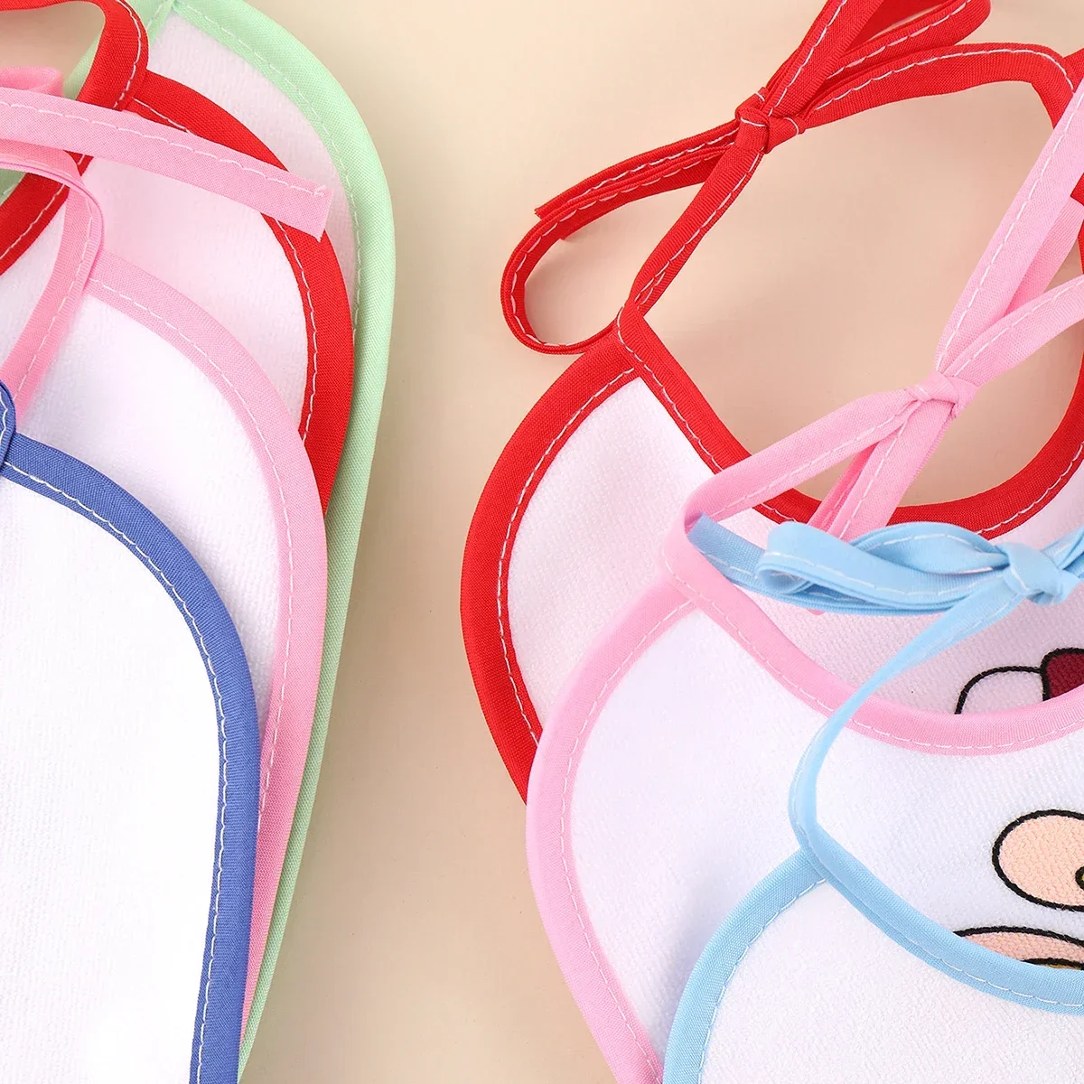 7pcs Set of Baby Girl and Boy Dinner Cloth Towel Straps Cartoon Printed Newborn Chest Cloth Saliva Towel U-shaped Saliva Towel