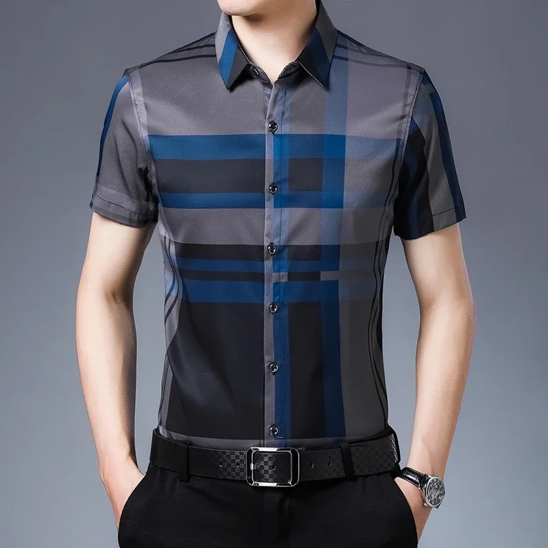 Men\'s Striped Business Casual Short Sleeved Shirt Wrinkle Resistant and Non Ironing Comfortable Top